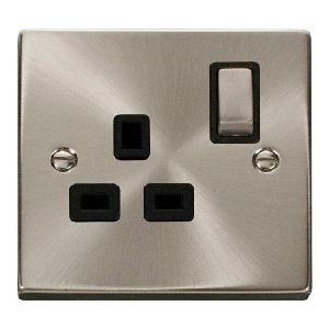 Deco 13 Amp Single DP Ingot Socket Satin Chrome Black Insert